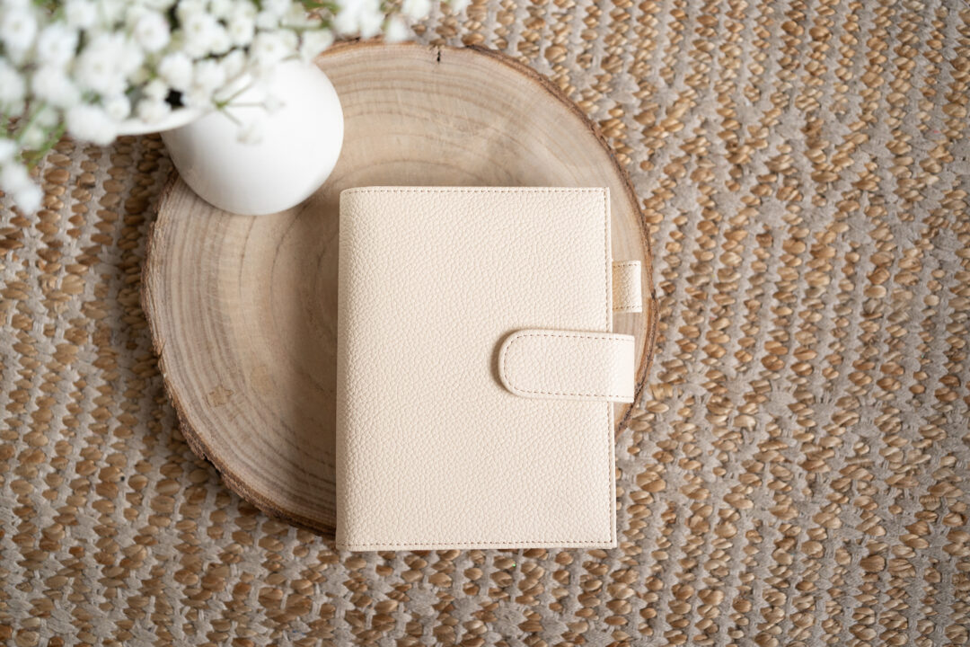 glanzart_budgeting_cashstuffing_umschlagmethode_binder_planner_budgetbinder_budgetplanner_budget binder_budget planner_bullet_journal_journaling_bullet journal planner_ringbuch_a6_personal_beige-1
