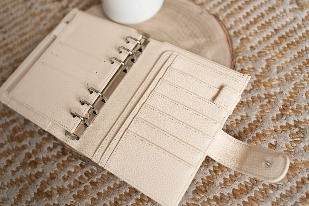 glanzart_budgeting_cashstuffing_umschlagmethode_binder_planner_budgetbinder_budgetplanner_budget binder_budget planner_bullet_journal_journaling_bullet journal planner_ringbuch_a6_personal_beige-6